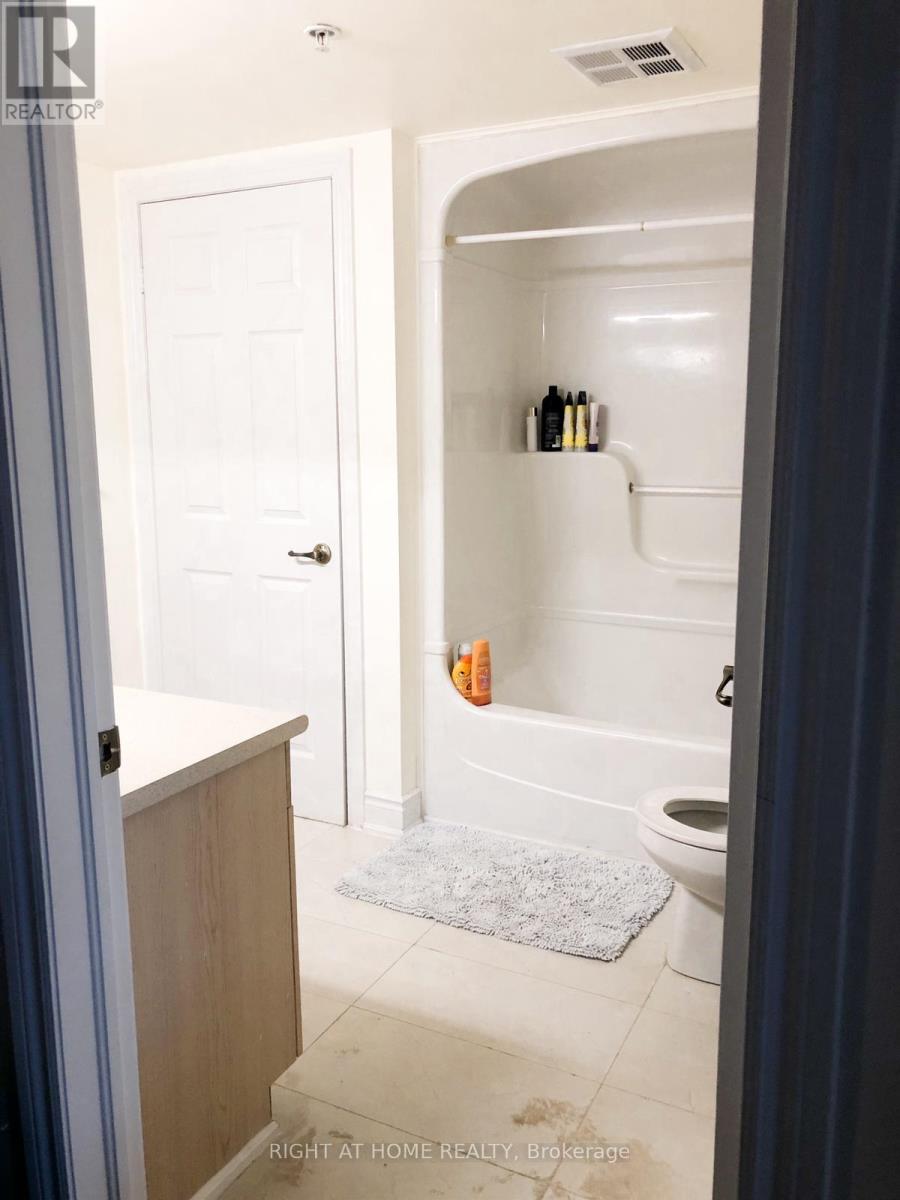 105 - 1480 Bishops Gate E, Oakville, Ontario  L6M 4N4 - Photo 16 - W12459130