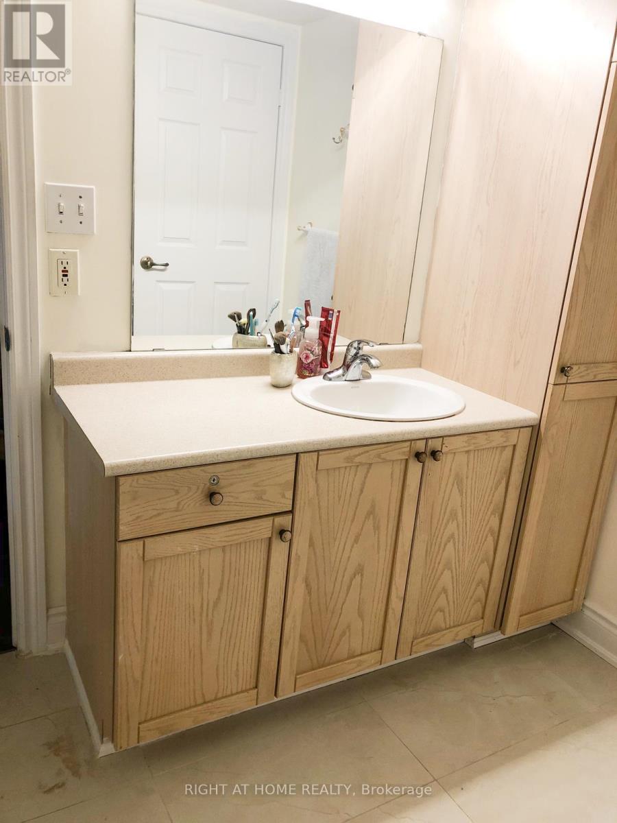 105 - 1480 Bishops Gate E, Oakville, Ontario  L6M 4N4 - Photo 27 - W12459130