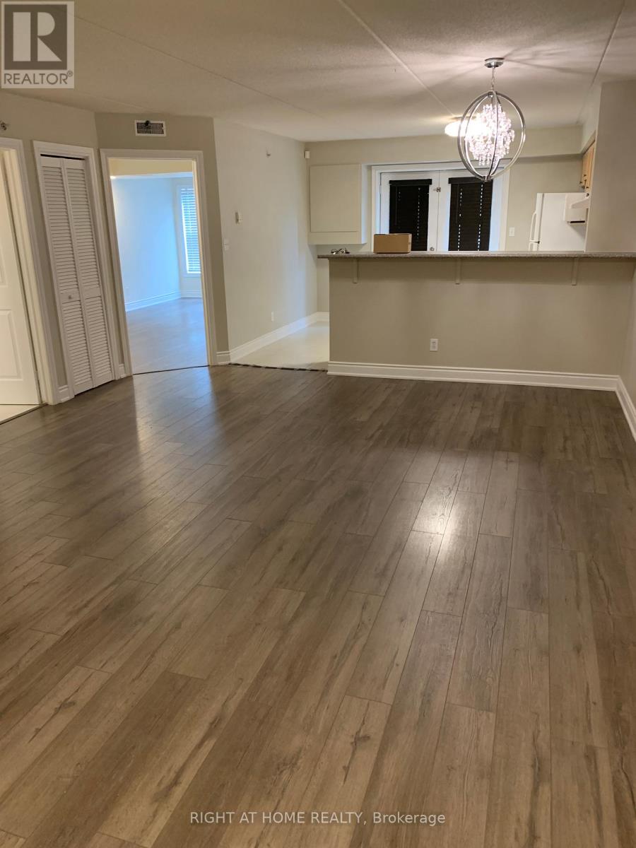 105 - 1480 Bishops Gate E, Oakville, Ontario  L6M 4N4 - Photo 30 - W12459130