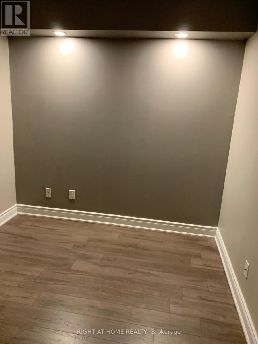 105 - 1480 Bishops Gate E, Oakville, Ontario  L6M 4N4 - Photo 31 - W12459130