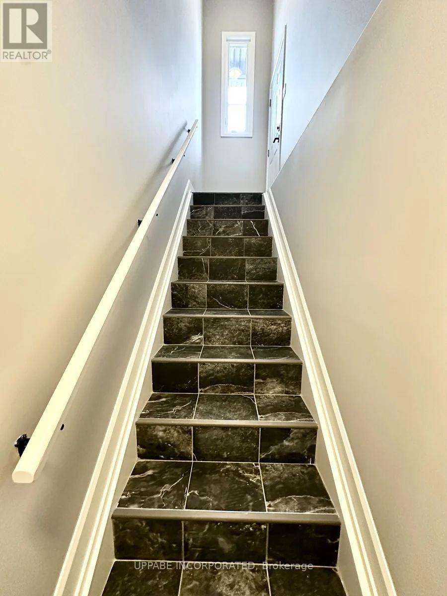 Unit A - 904 Chablis Crescent, Russell, Ontario  K0A 1W0 - Photo 2 - X12459134