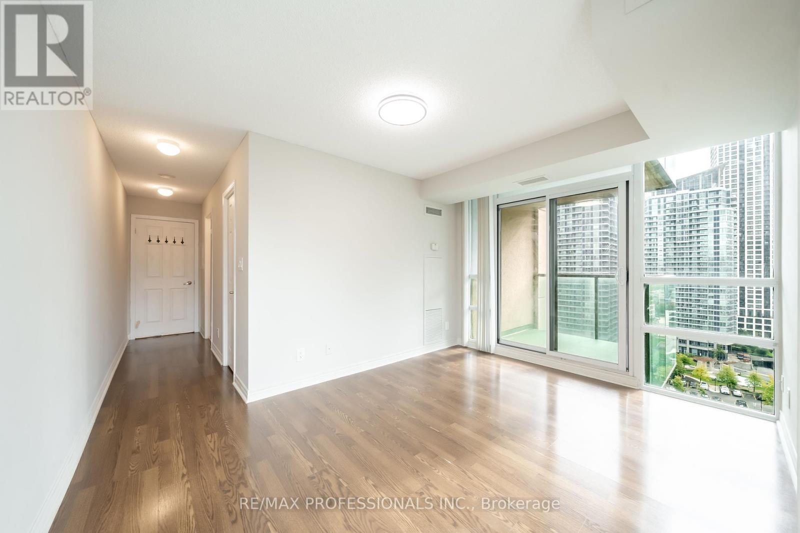 1703 - 208 Enfield Place, Mississauga, Ontario  L5B 0B8 - Photo 18 - W12459110