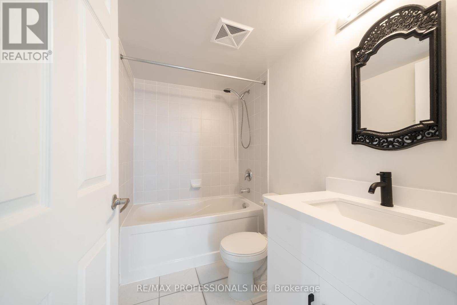 1703 - 208 Enfield Place, Mississauga, Ontario  L5B 0B8 - Photo 21 - W12459110