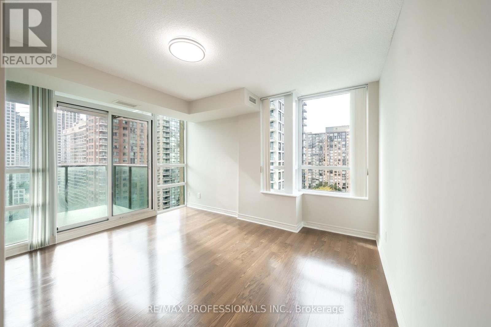 1703 - 208 Enfield Place, Mississauga, Ontario  L5B 0B8 - Photo 19 - W12459110