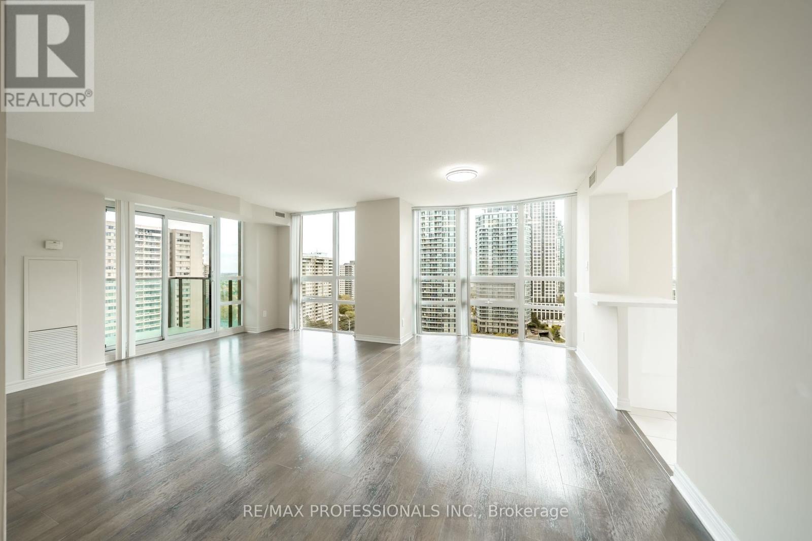 1703 - 208 Enfield Place, Mississauga, Ontario  L5B 0B8 - Photo 9 - W12459110