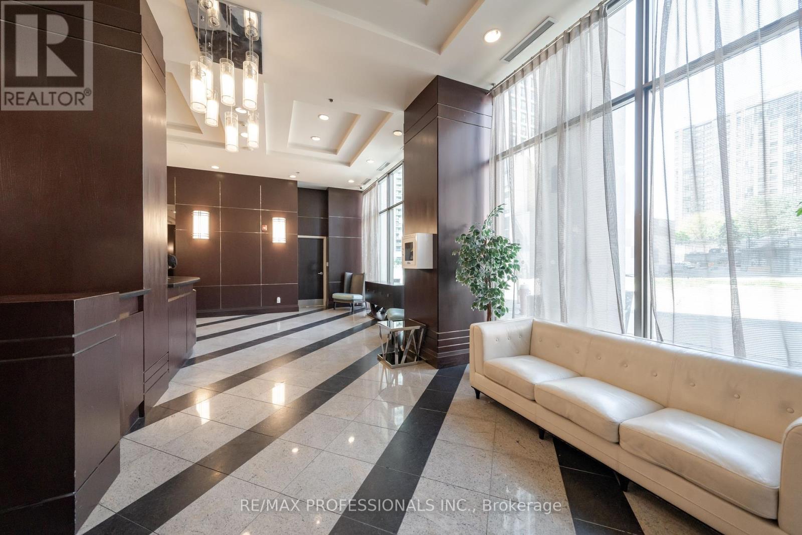 1703 - 208 Enfield Place, Mississauga, Ontario  L5B 0B8 - Photo 39 - W12459110