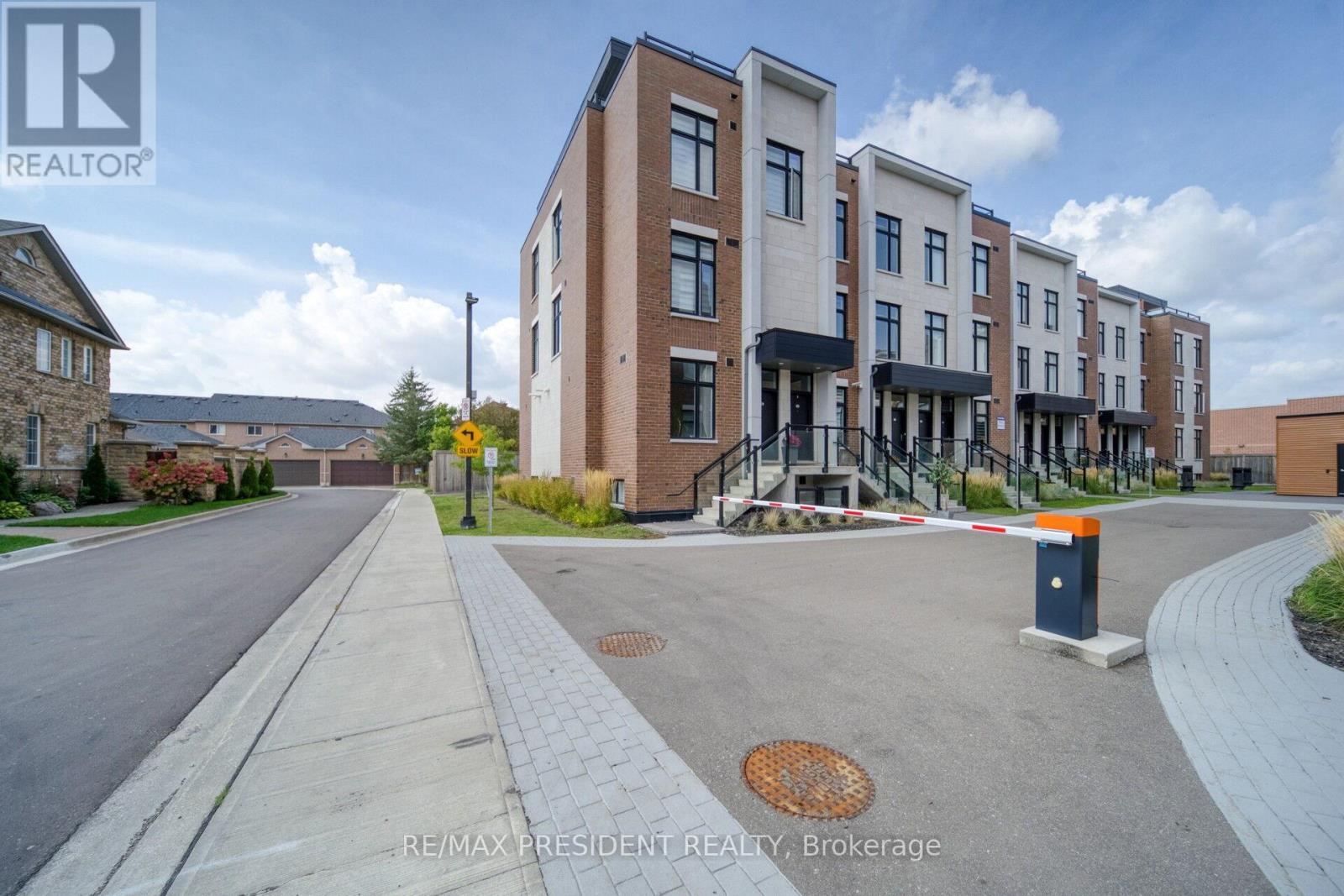 U232 - 9580 Islington Avenue, Vaughan, Ontario  L4H 5E8 - Photo 2 - N12459136