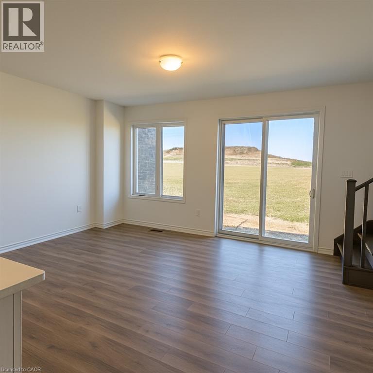 933 Amand Drive, Kitchener, Ontario  N2E 3Y2 - Photo 4 - 40778571