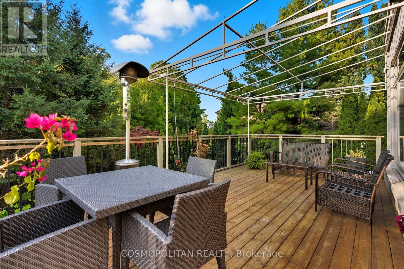 5 Brooklyn Court, St. Catharines, Ontario  L2N 7S6 - Photo 4 - X12459144