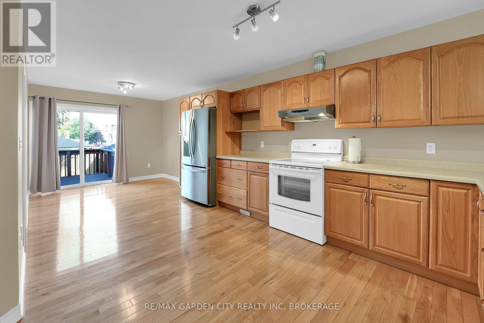 51 Nathalie Court, Welland, Ontario  L3B 6H7 - Photo 12 - X12459147