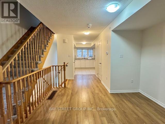 2653 Eaglesham Path, Oshawa, Ontario  L1L 0M7 - Photo 3 - E12459146