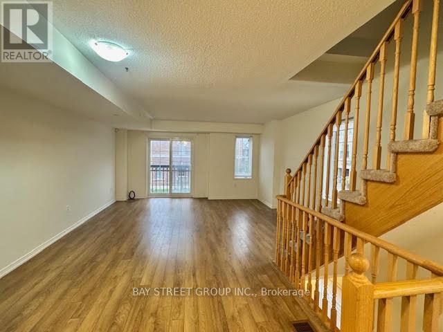 2653 Eaglesham Path, Oshawa, Ontario  L1L 0M7 - Photo 4 - E12459146
