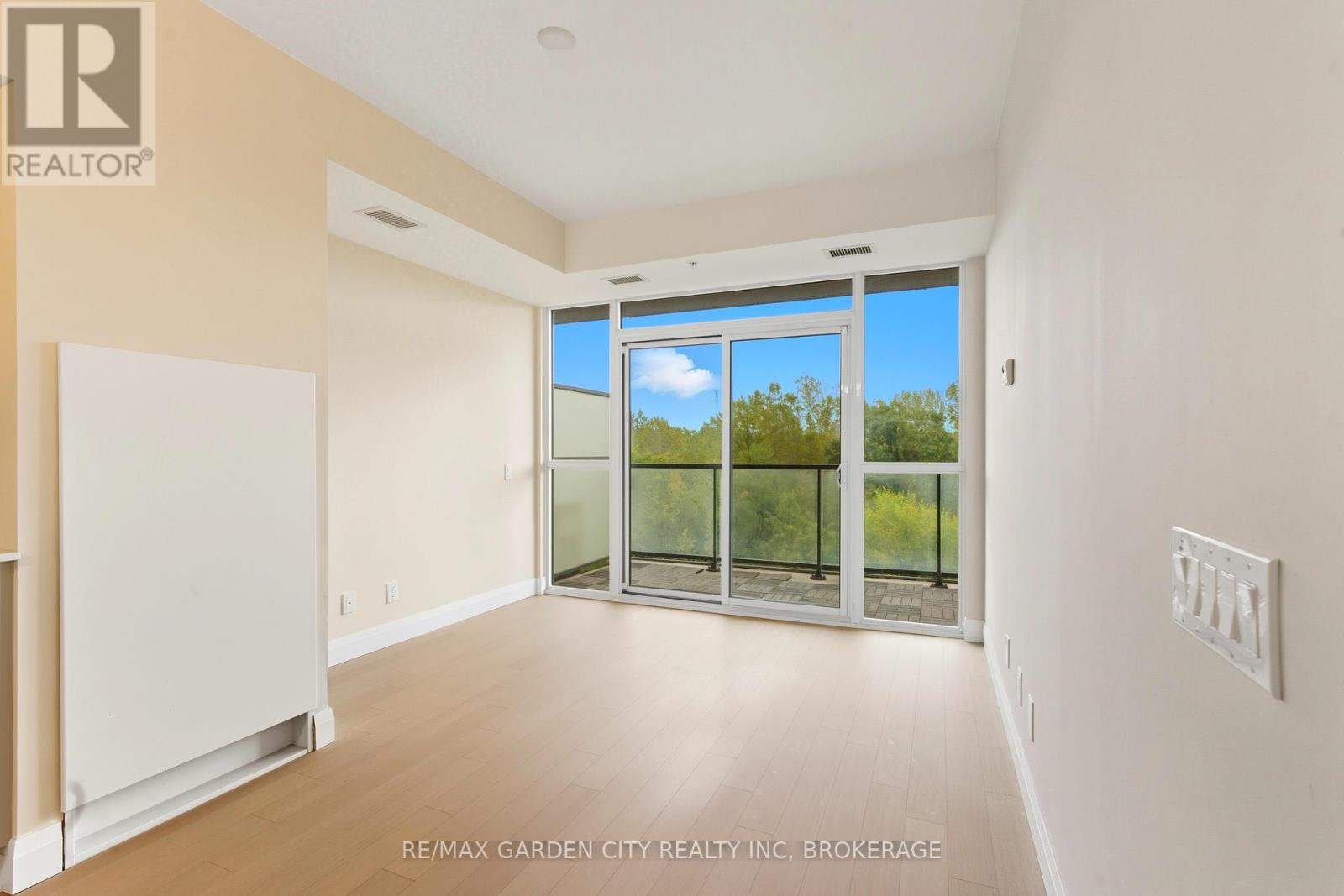 408 - 7711 Green Vista Gate Avenue, Niagara Falls, Ontario  L2H 1R1 - Photo 6 - X12434775