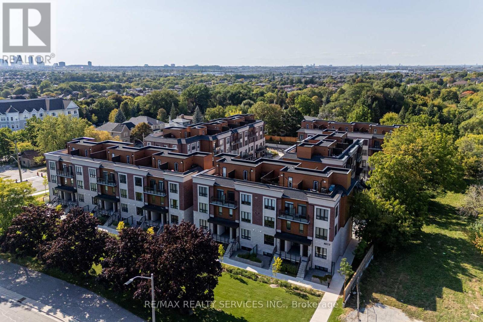 16 - 4017 Hickory Drive, Mississauga, Ontario  L4W 0G6 - Photo 4 - W12459141
