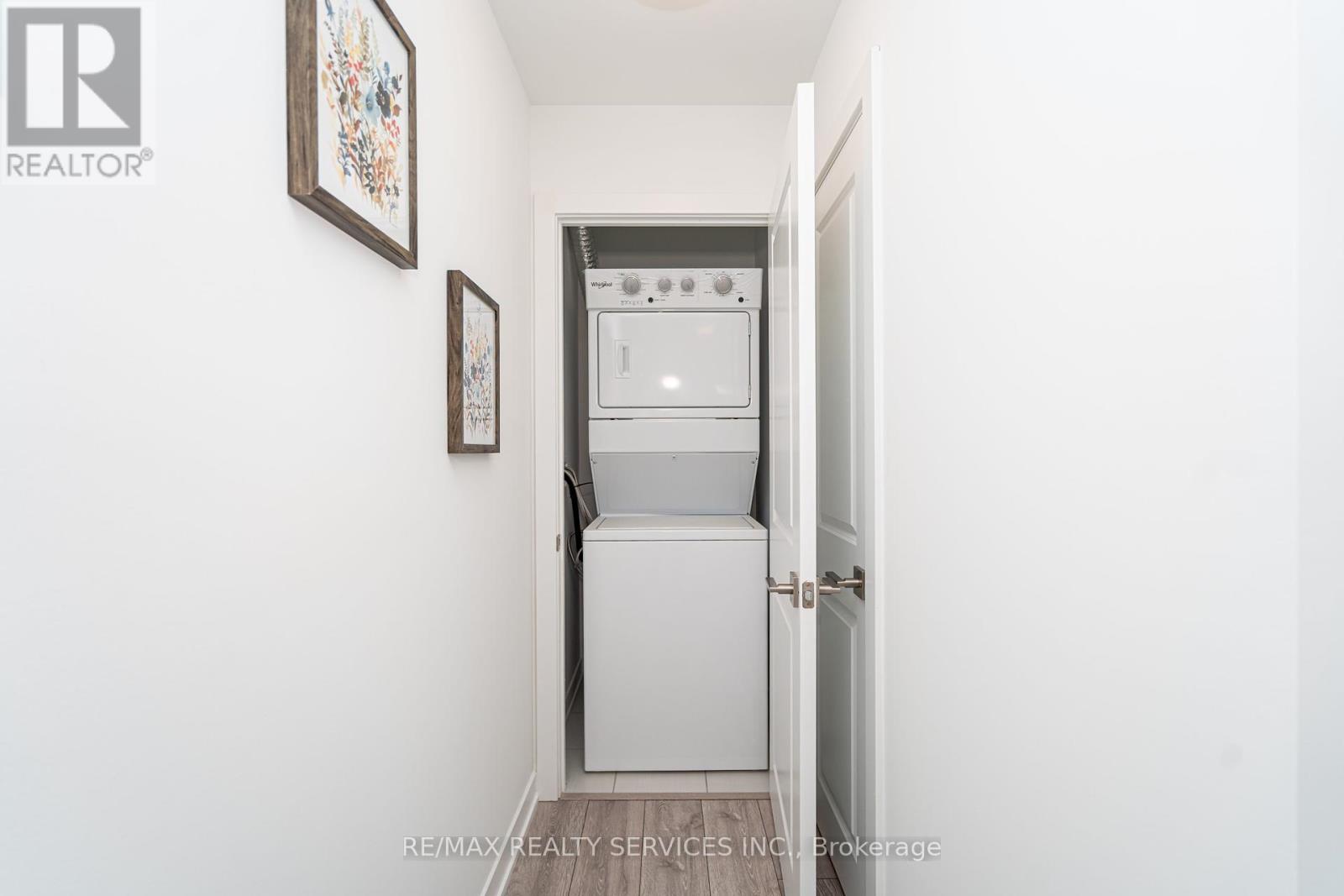 16 - 4017 Hickory Drive, Mississauga, Ontario  L4W 0G6 - Photo 40 - W12459141