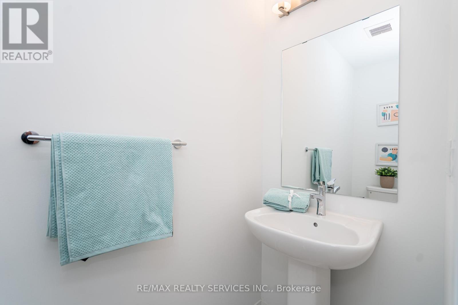 16 - 4017 Hickory Drive, Mississauga, Ontario  L4W 0G6 - Photo 41 - W12459141