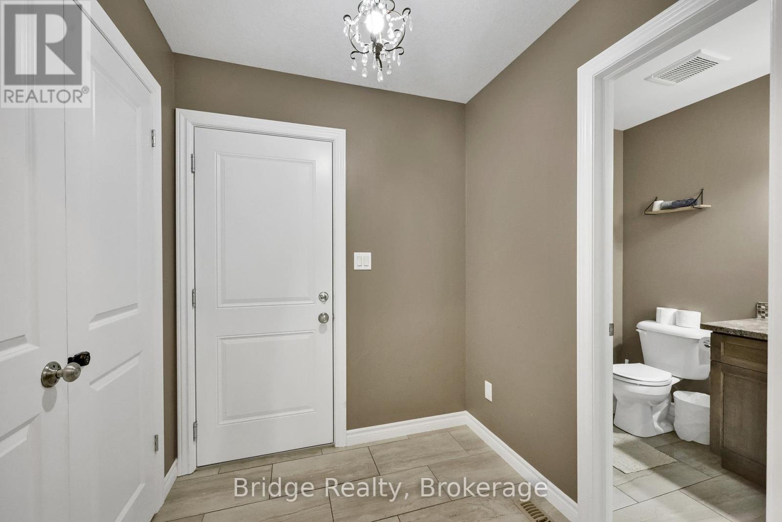 58 Pearl Street, Tillsonburg, Ontario  N4G 0A3 - Photo 35 - X12459155