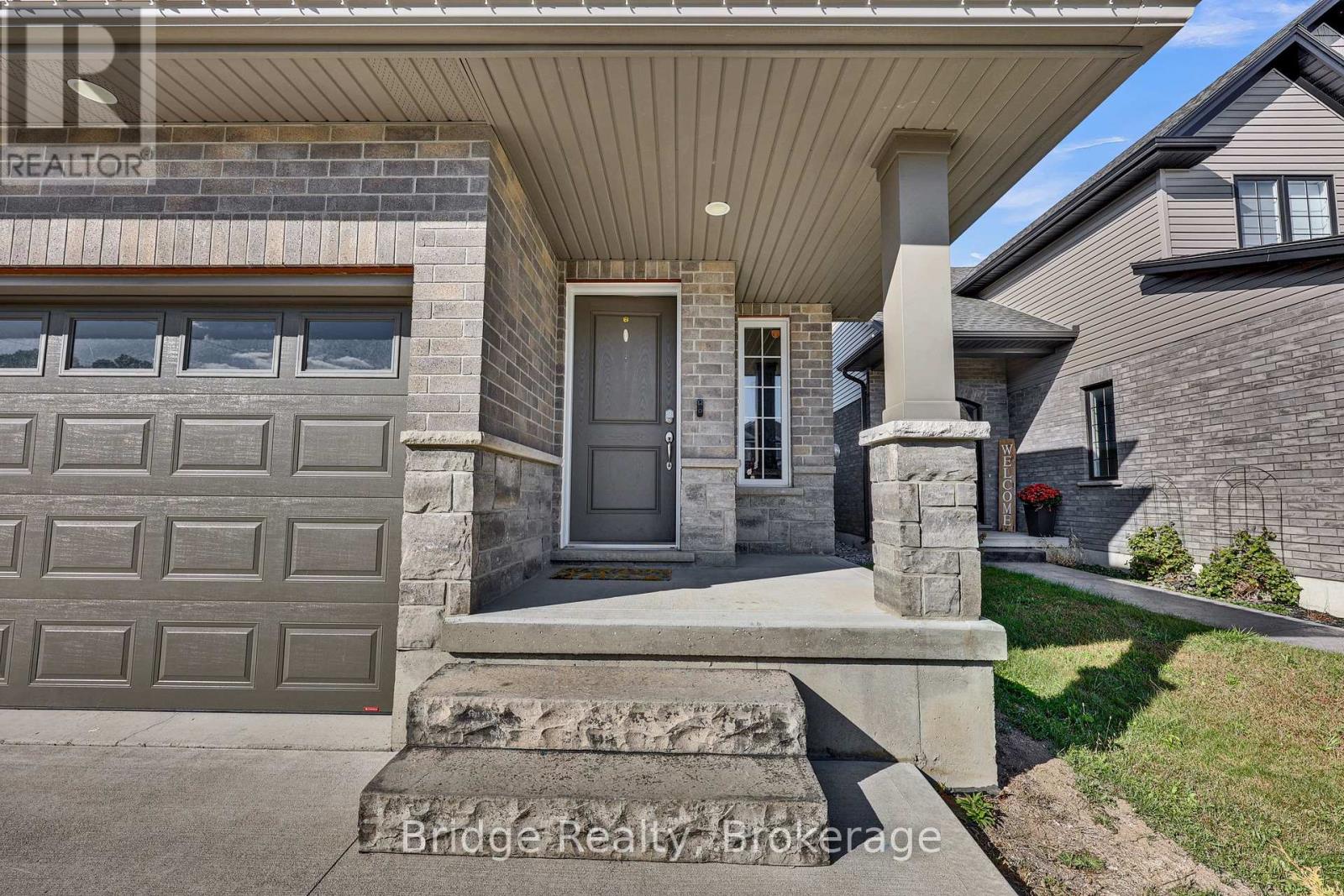 58 Pearl Street, Tillsonburg, Ontario  N4G 0A3 - Photo 6 - X12459155