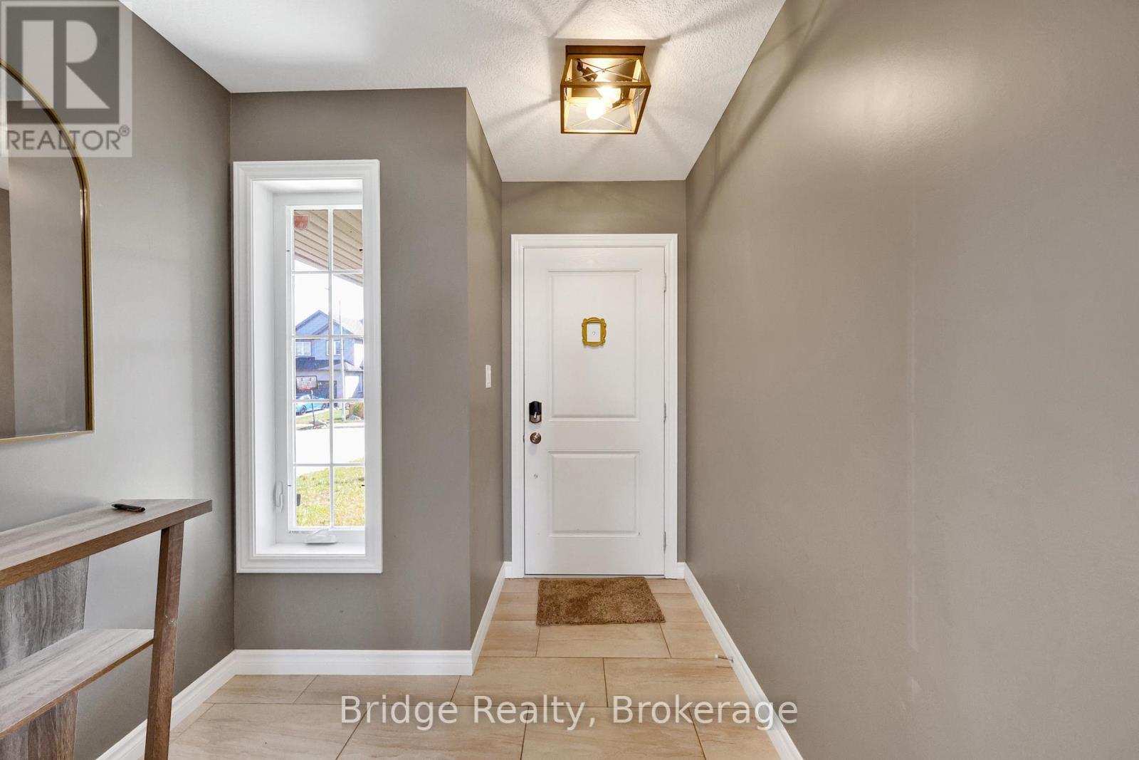 58 Pearl Street, Tillsonburg, Ontario  N4G 0A3 - Photo 7 - X12459155