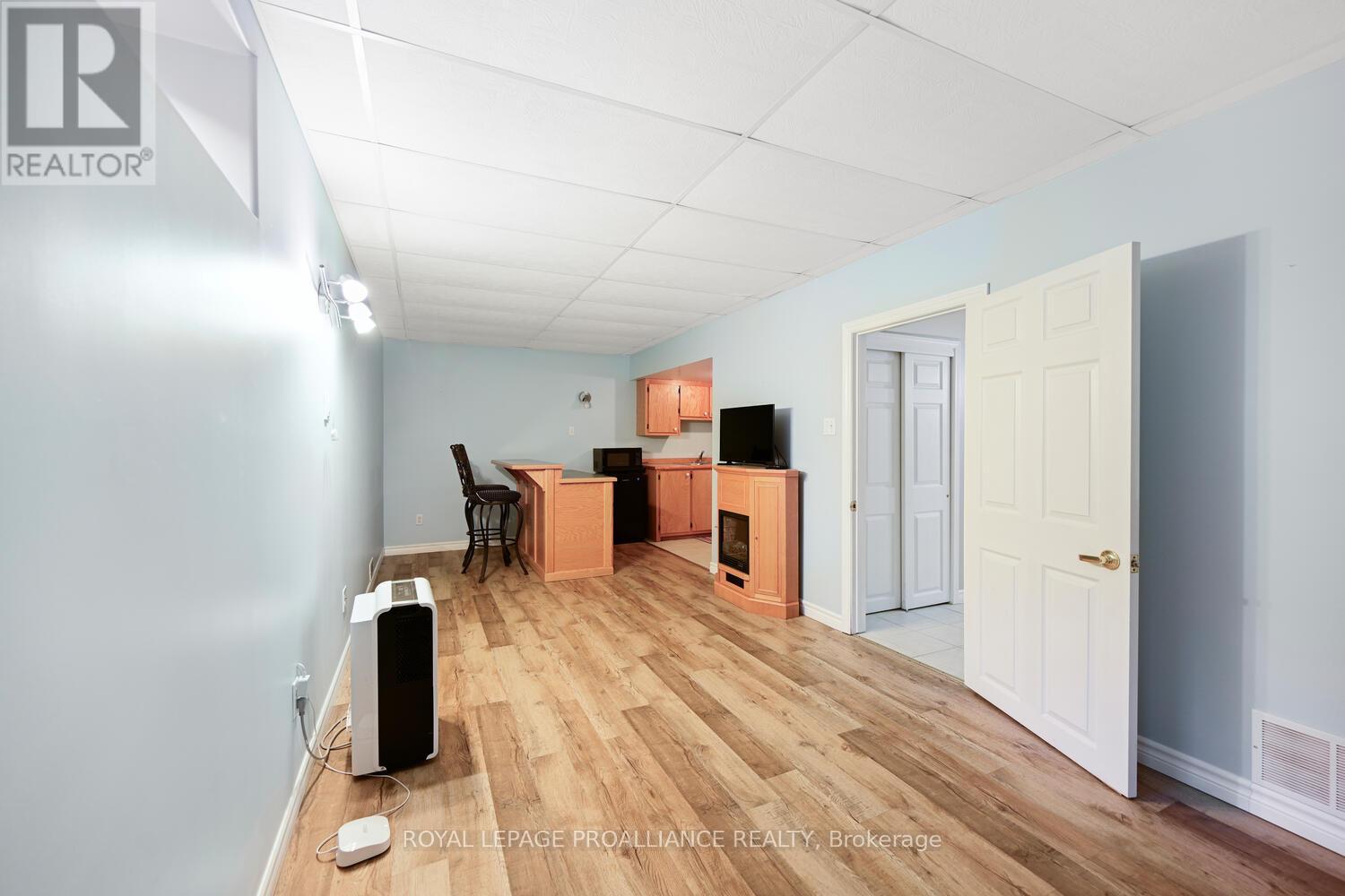 825 Joseph Street, Edwardsburgh/cardinal, Ontario  K0E 1E0 - Photo 28 - X12459152