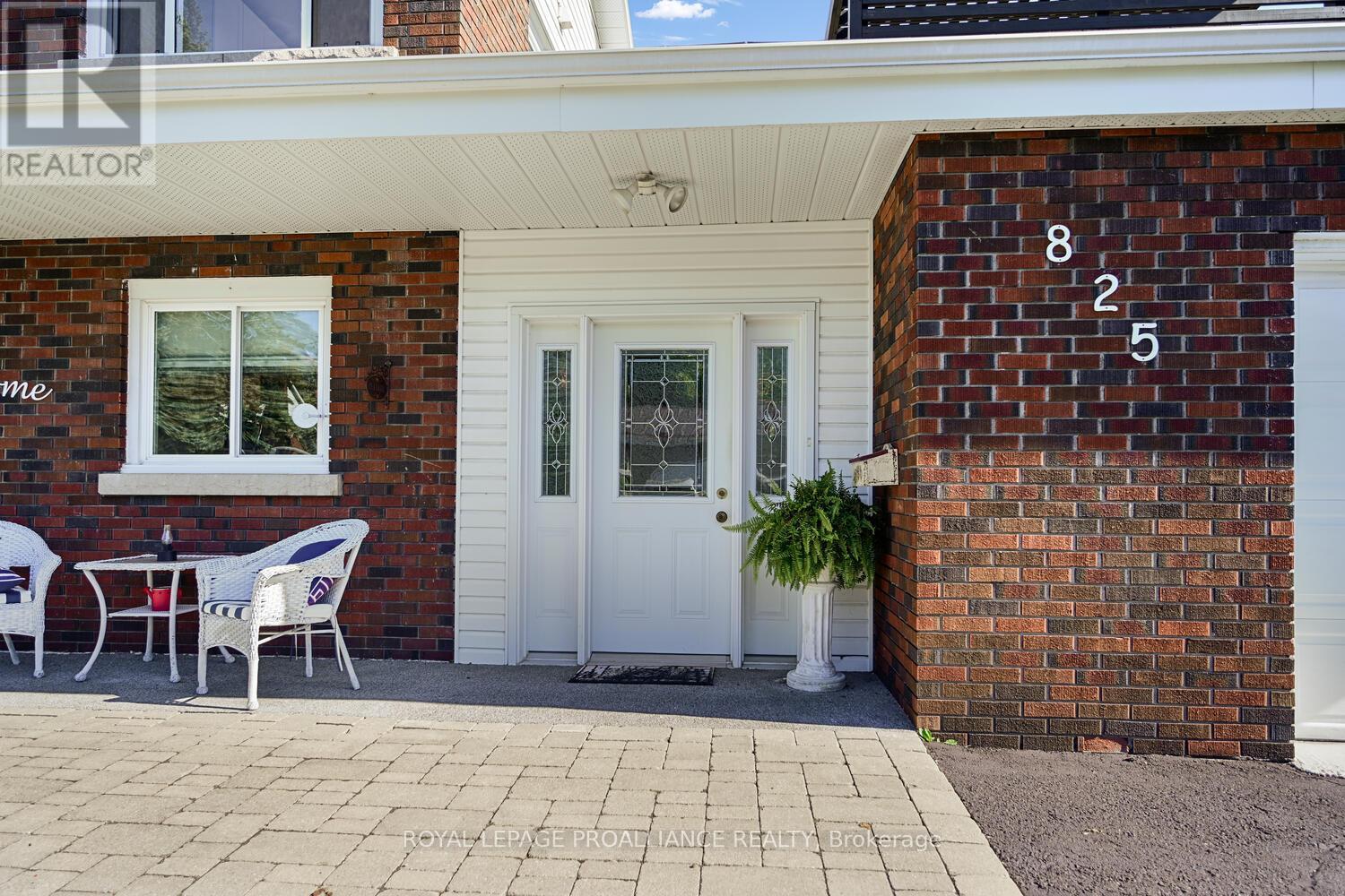 825 Joseph Street, Edwardsburgh/cardinal, Ontario  K0E 1E0 - Photo 5 - X12459152