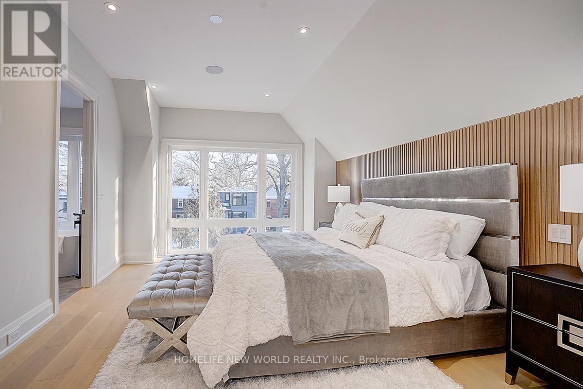 625 Soudan Avenue, Toronto, Ontario  M4S 1X7 - Photo 14 - C12459157
