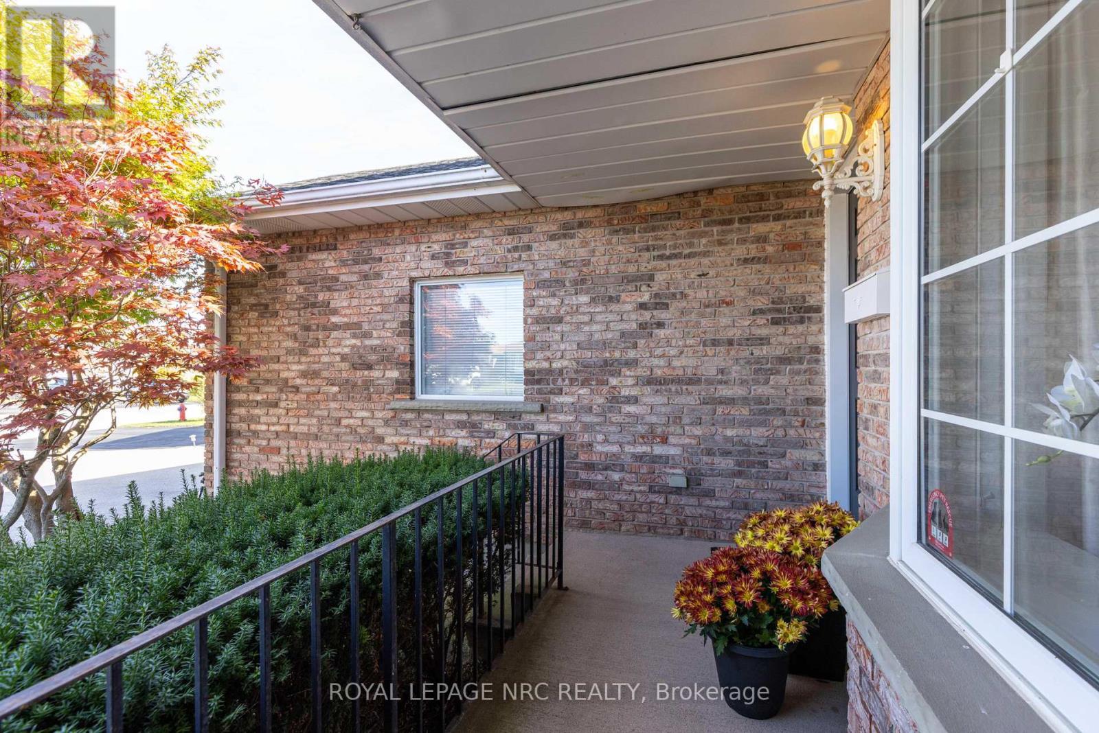 7778 Yvette Crescent, Niagara Falls, Ontario  L2H 3B6 - Photo 5 - X12459164