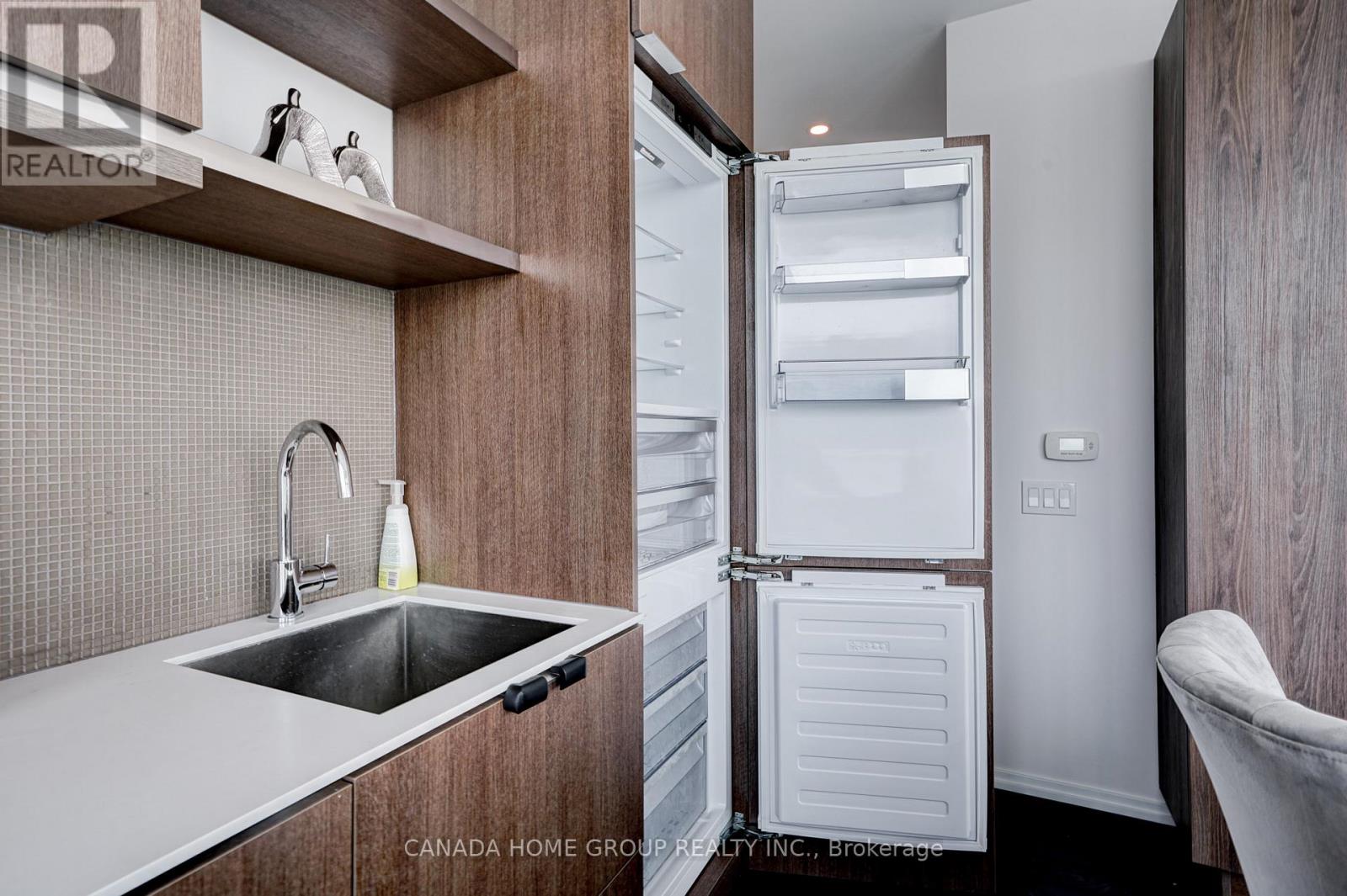 3605 - 197 Yonge Street, Toronto, Ontario  M5B 0C1 - Photo 14 - C12459173