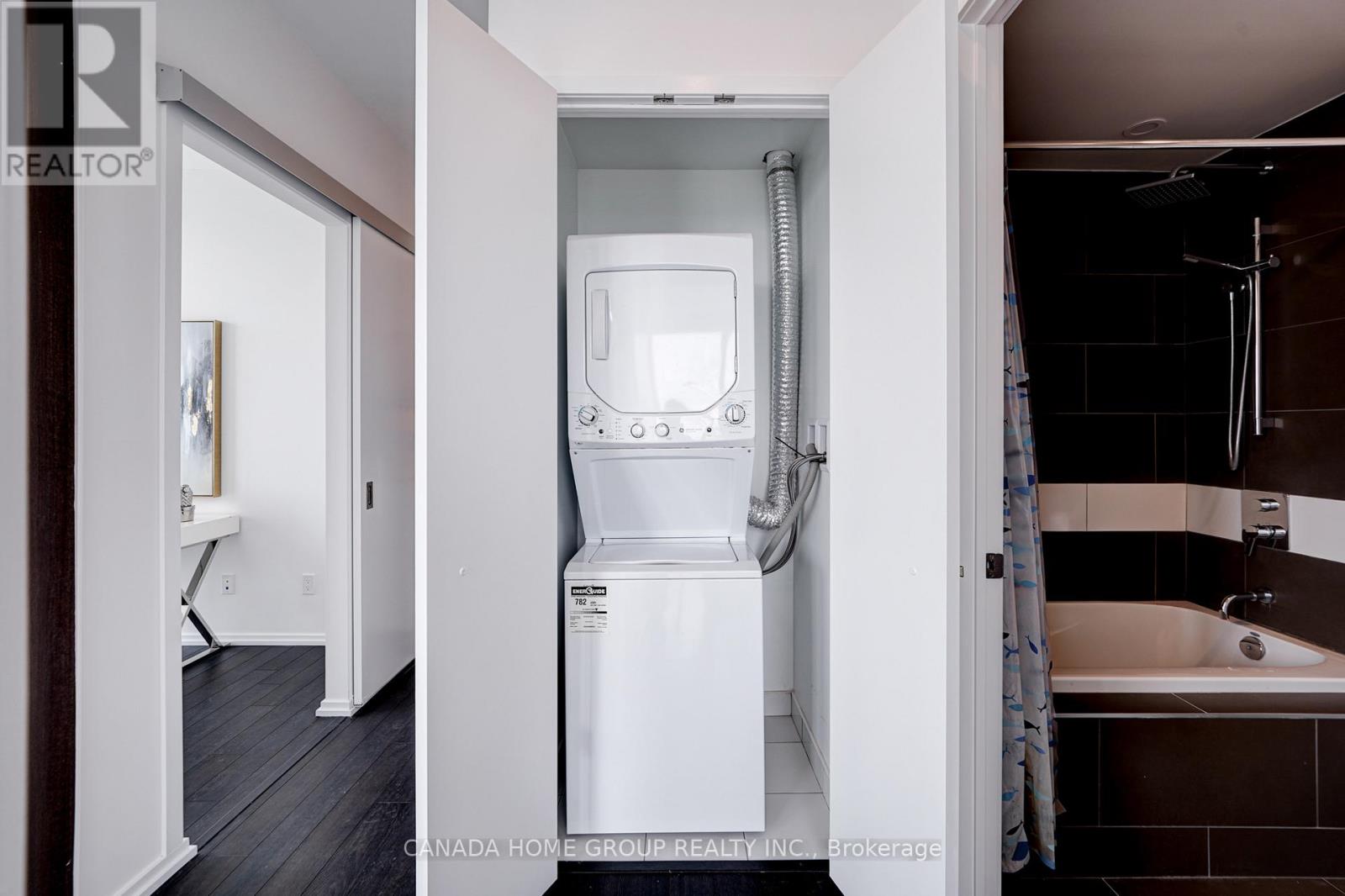 3605 - 197 Yonge Street, Toronto, Ontario  M5B 0C1 - Photo 6 - C12459173