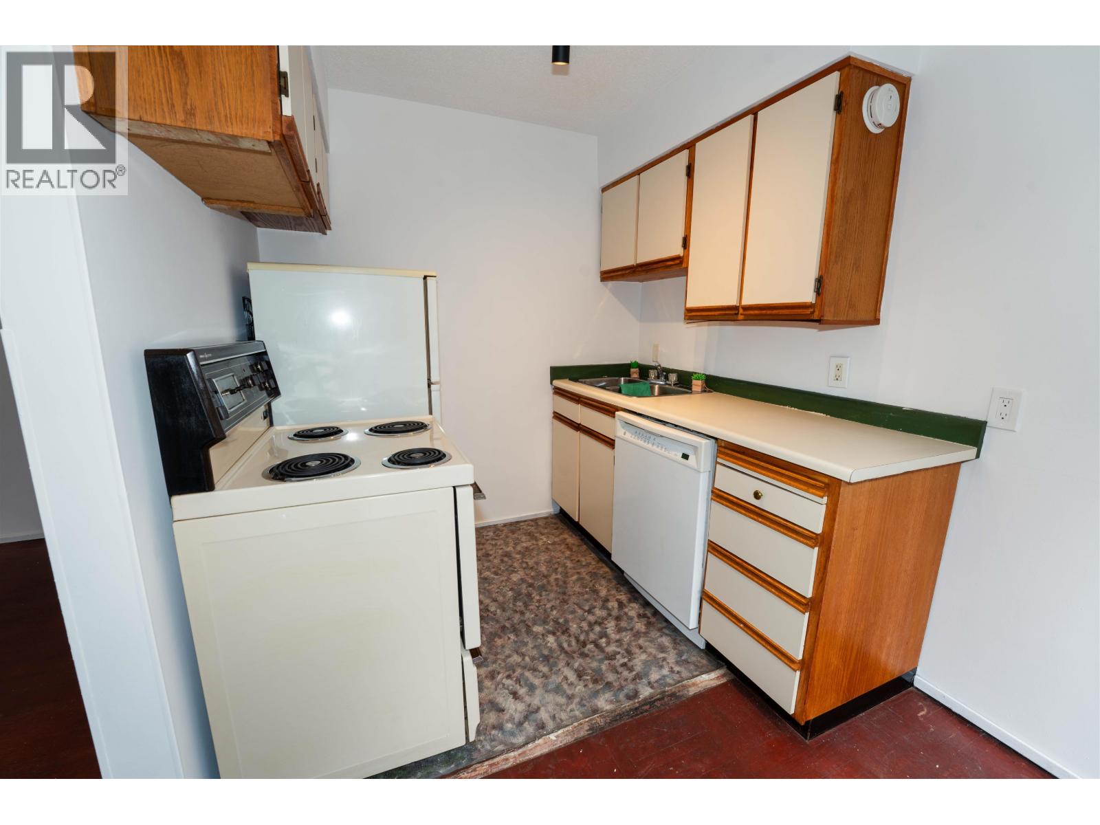 210 1050 Jervis Street, Vancouver, British Columbia  V6E 2C1 - Photo 2 - R3051257