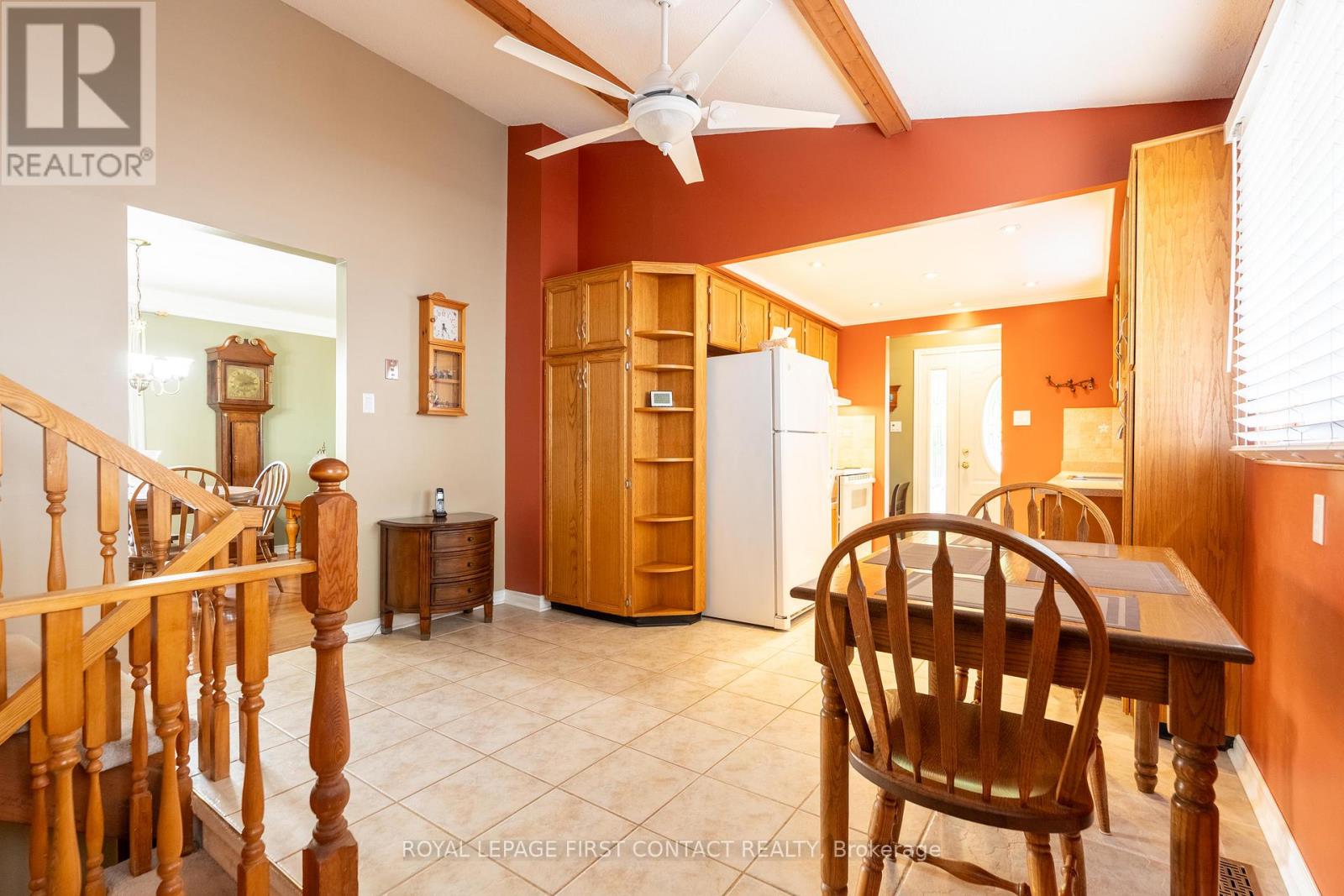 10 Grand Place, Barrie, Ontario  L4N 4Y3 - Photo 5 - S12459169