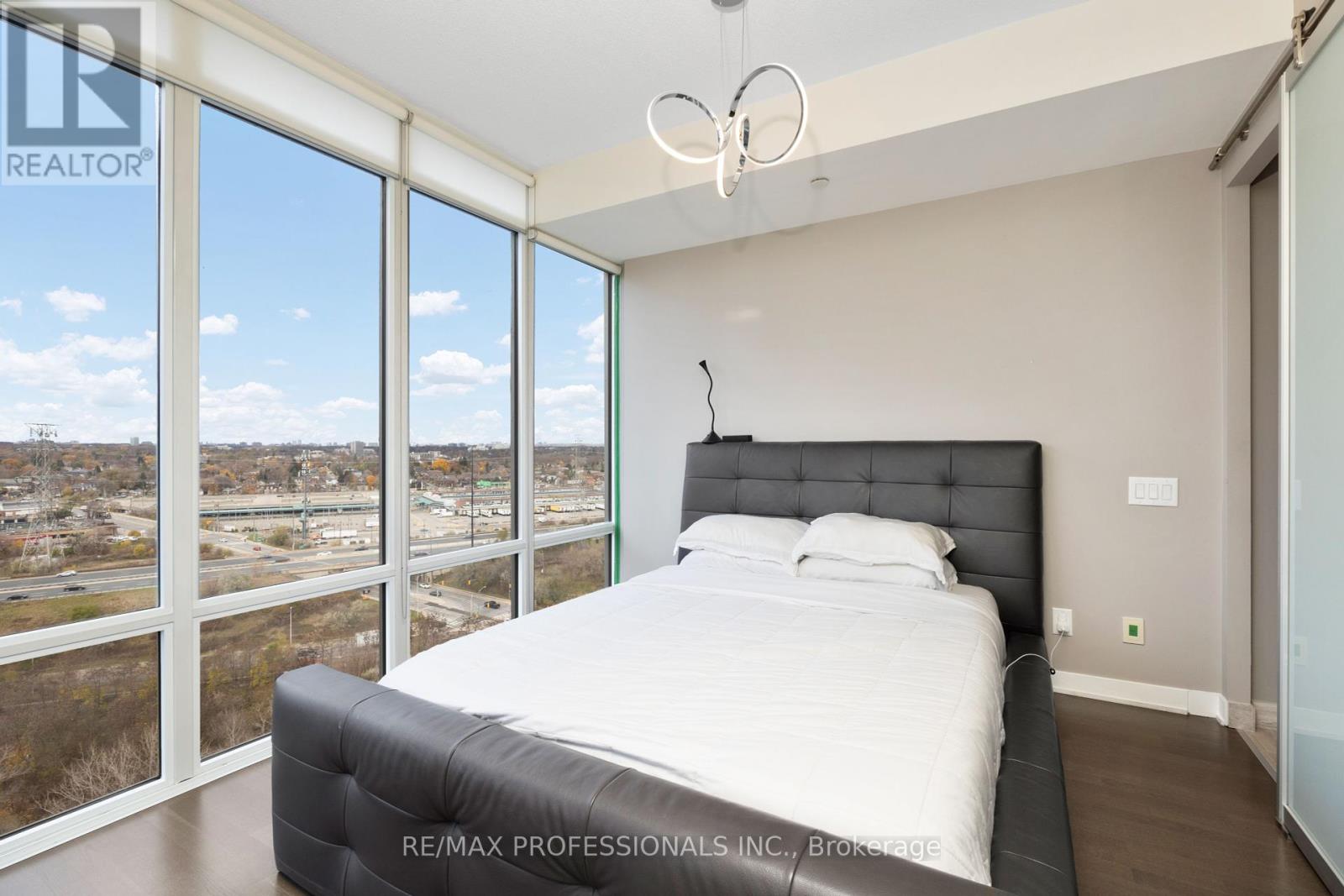 2016 - 88 Park Lawn Road, Toronto, Ontario  M8Y 0B5 - Photo 12 - W12459171