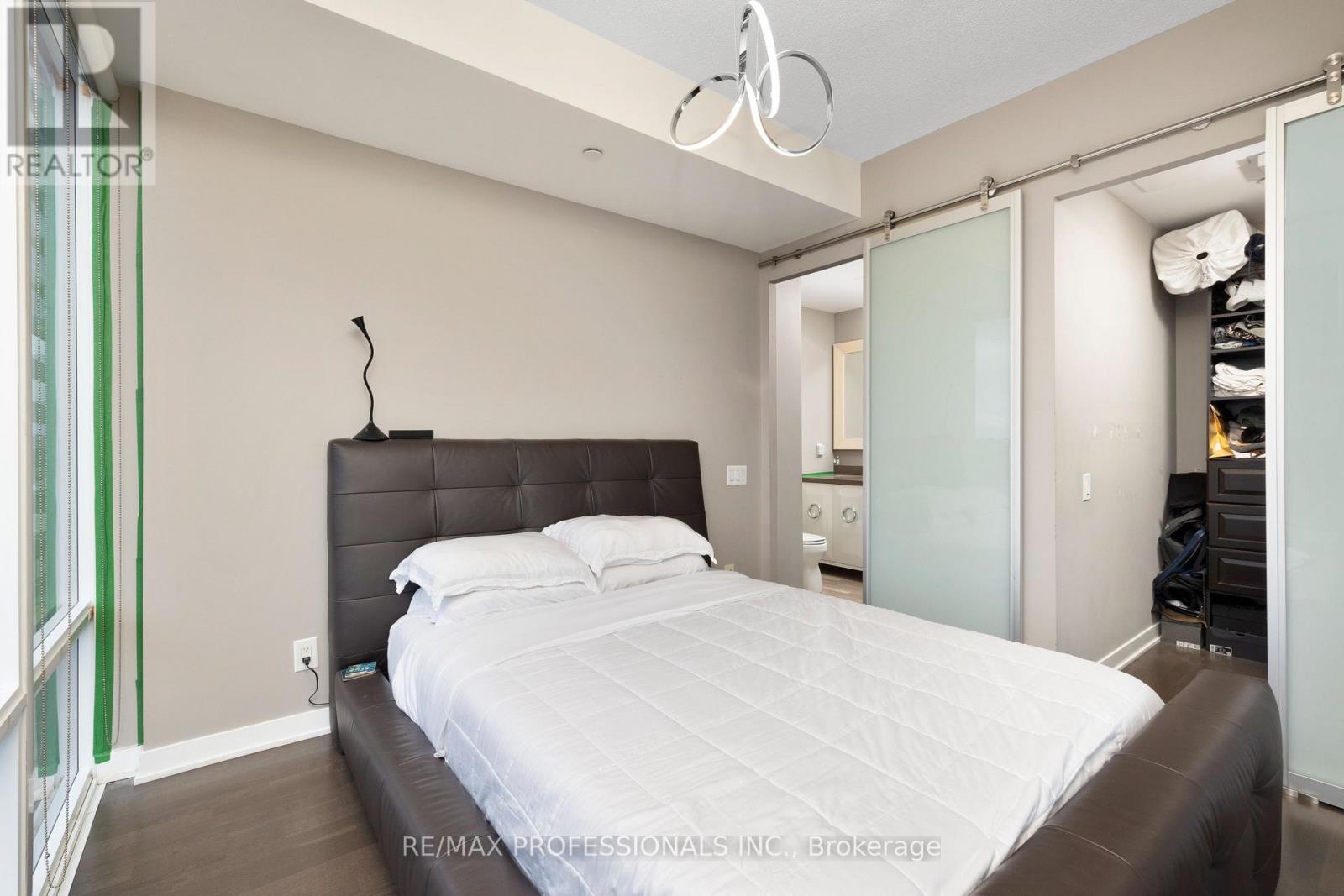 2016 - 88 Park Lawn Road, Toronto, Ontario  M8Y 0B5 - Photo 13 - W12459171