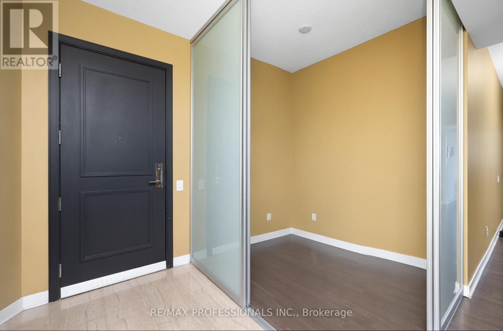 2016 - 88 Park Lawn Road, Toronto, Ontario  M8Y 0B5 - Photo 2 - W12459171