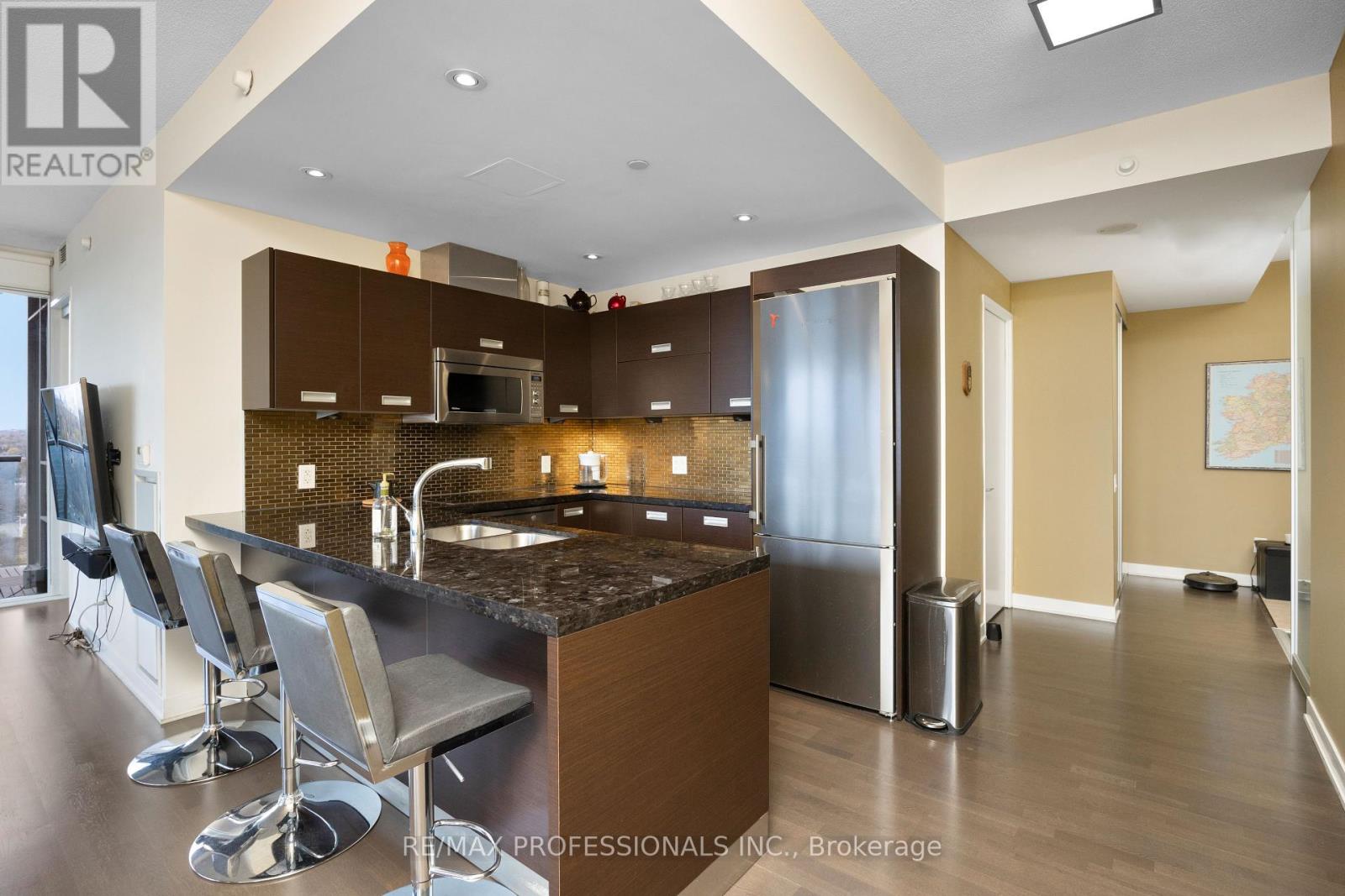 2016 - 88 Park Lawn Road, Toronto, Ontario  M8Y 0B5 - Photo 5 - W12459171
