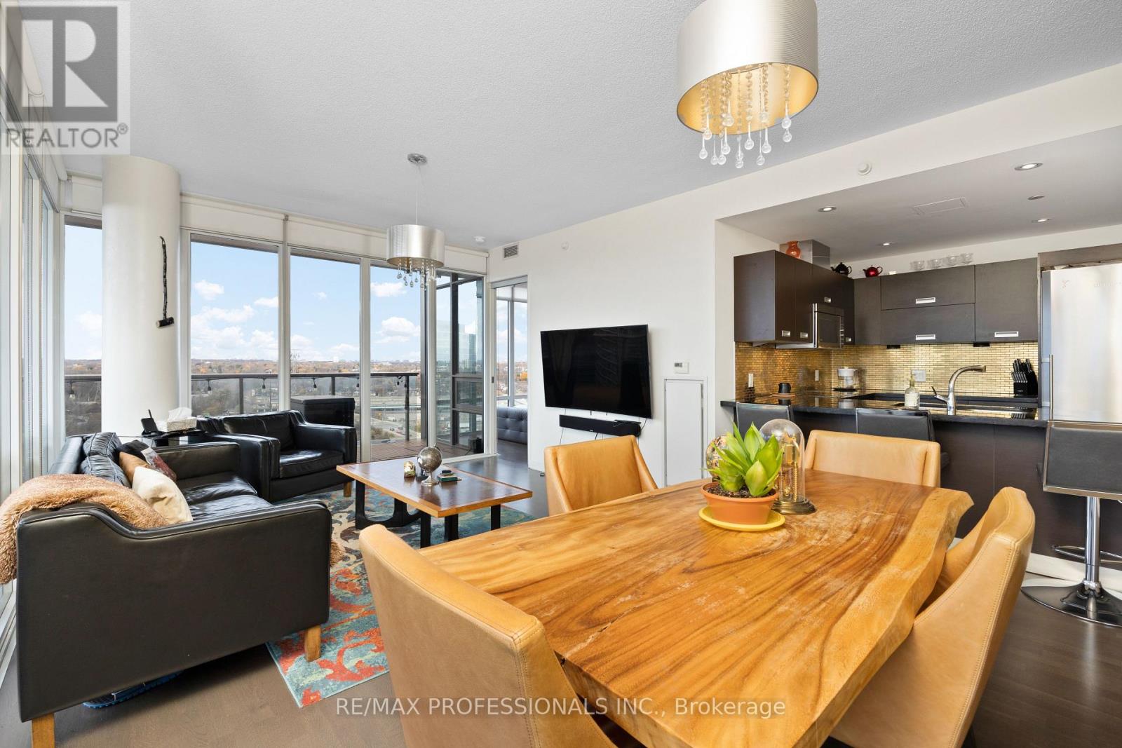 2016 - 88 Park Lawn Road, Toronto, Ontario  M8Y 0B5 - Photo 8 - W12459171