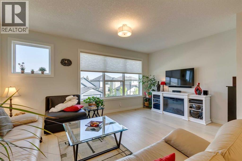 819 Shawnee Terrace Sw, Calgary, Alberta  T2Y 0T4 - Photo 6 - A2255503