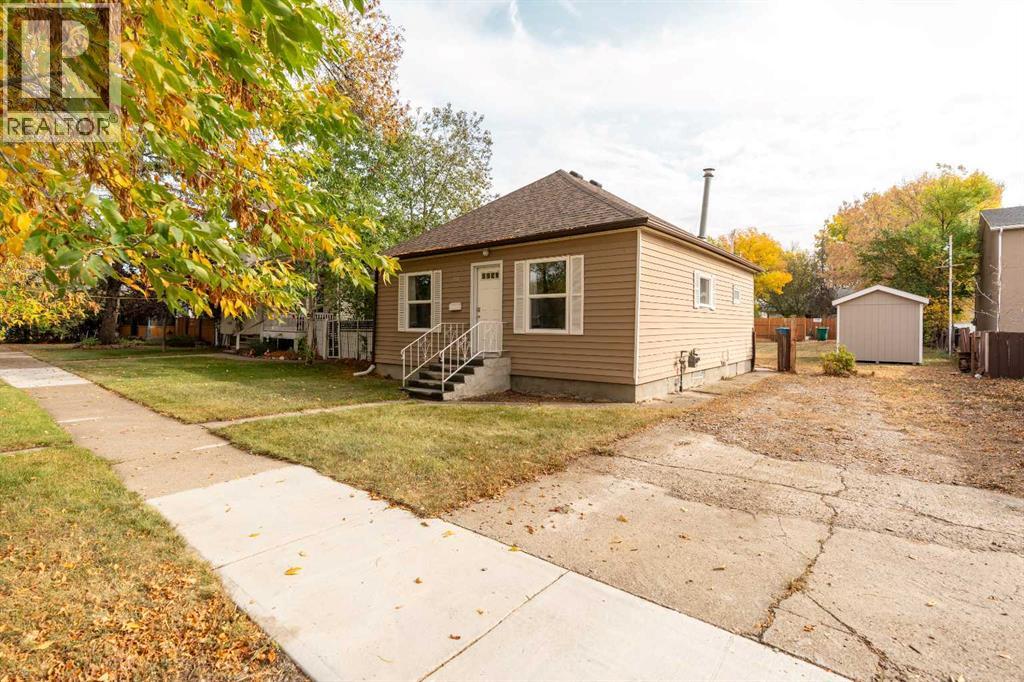 717 12b Street N, Lethbridge, Alberta  T1H 2L8 - Photo 3 - A2261085