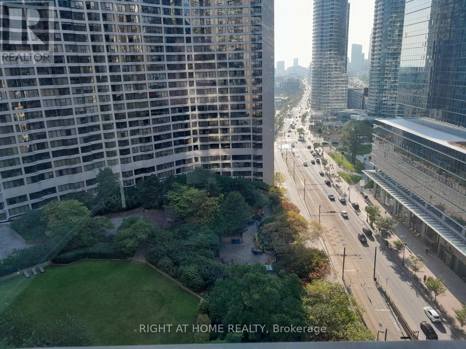3240 - 33 Harbour Square, Toronto, Ontario  M5J 2G2 - Photo 12 - C12459180