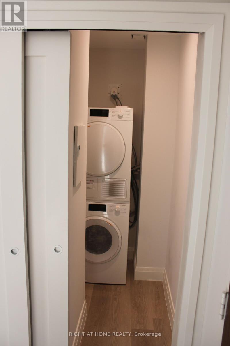 3240 - 33 Harbour Square, Toronto, Ontario  M5J 2G2 - Photo 15 - C12459180