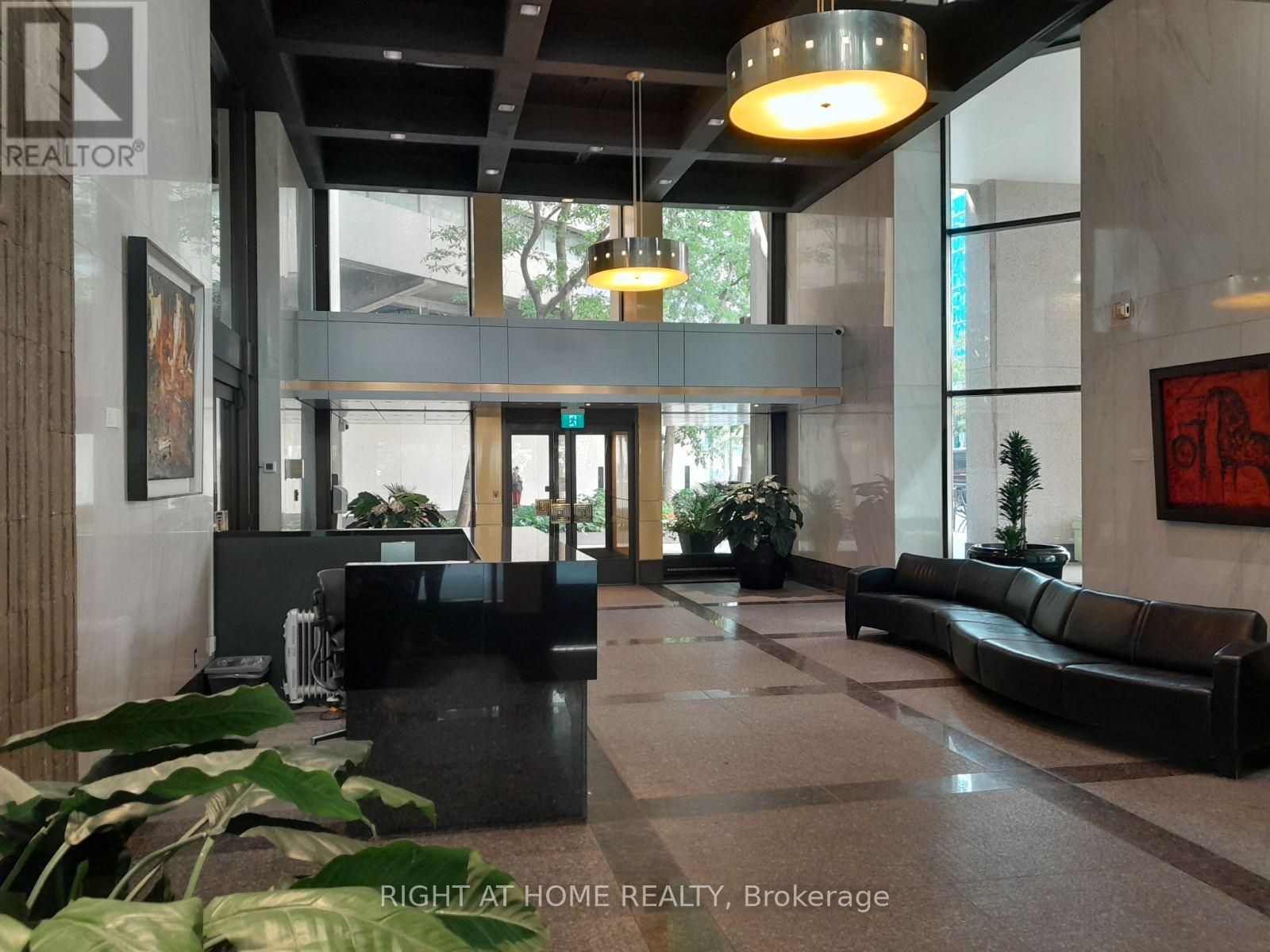 3240 - 33 Harbour Square, Toronto, Ontario  M5J 2G2 - Photo 24 - C12459180