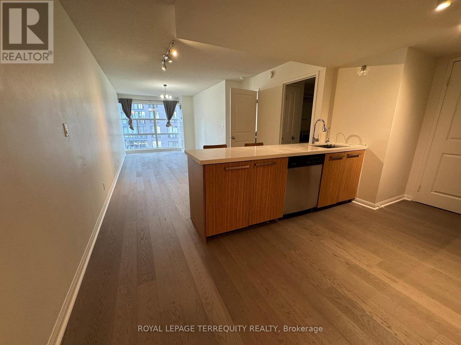 1204 - 11 St Joseph Street, Toronto, Ontario  M4Y 3G4 - Photo 10 - C12458983