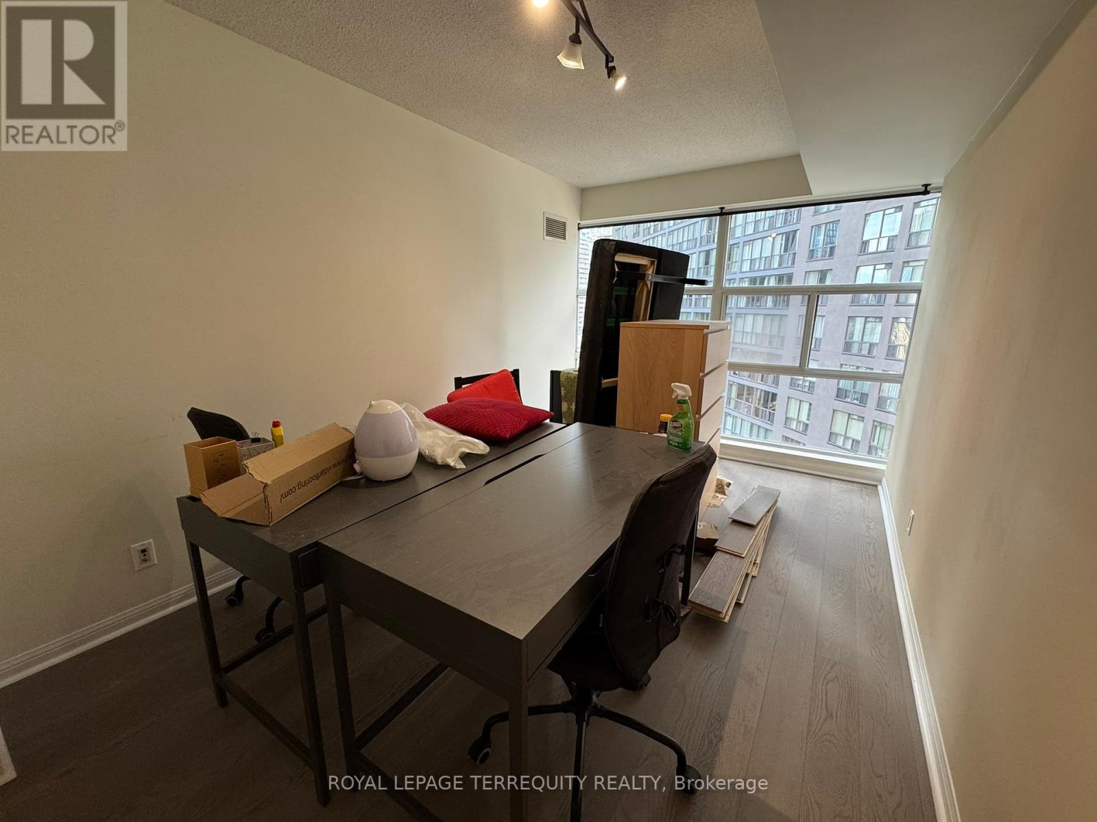 1204 - 11 St Joseph Street, Toronto, Ontario  M4Y 3G4 - Photo 15 - C12458983