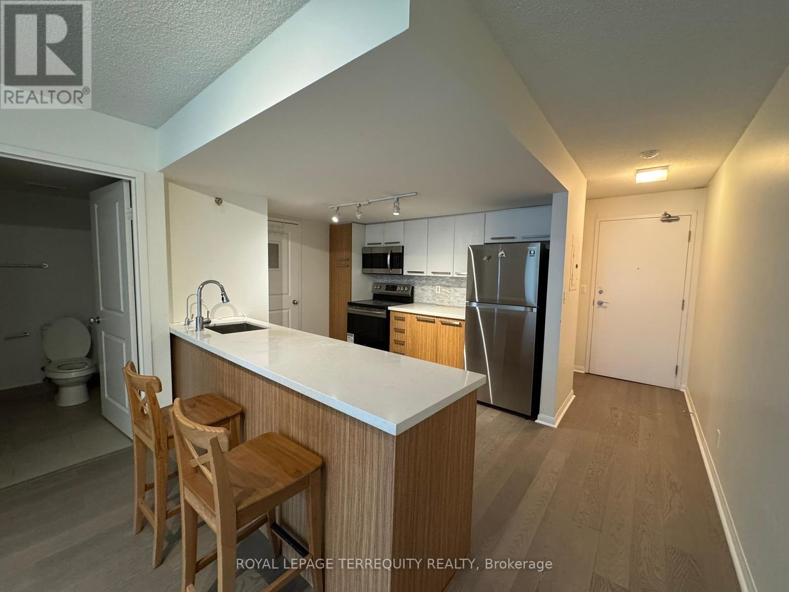 1204 - 11 St Joseph Street, Toronto, Ontario  M4Y 3G4 - Photo 6 - C12458983
