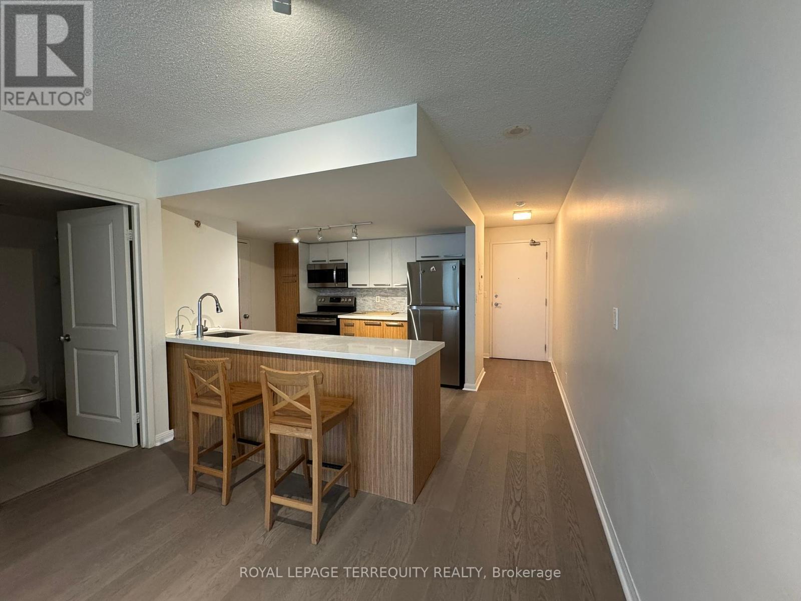 1204 - 11 St Joseph Street, Toronto, Ontario  M4Y 3G4 - Photo 3 - C12458983