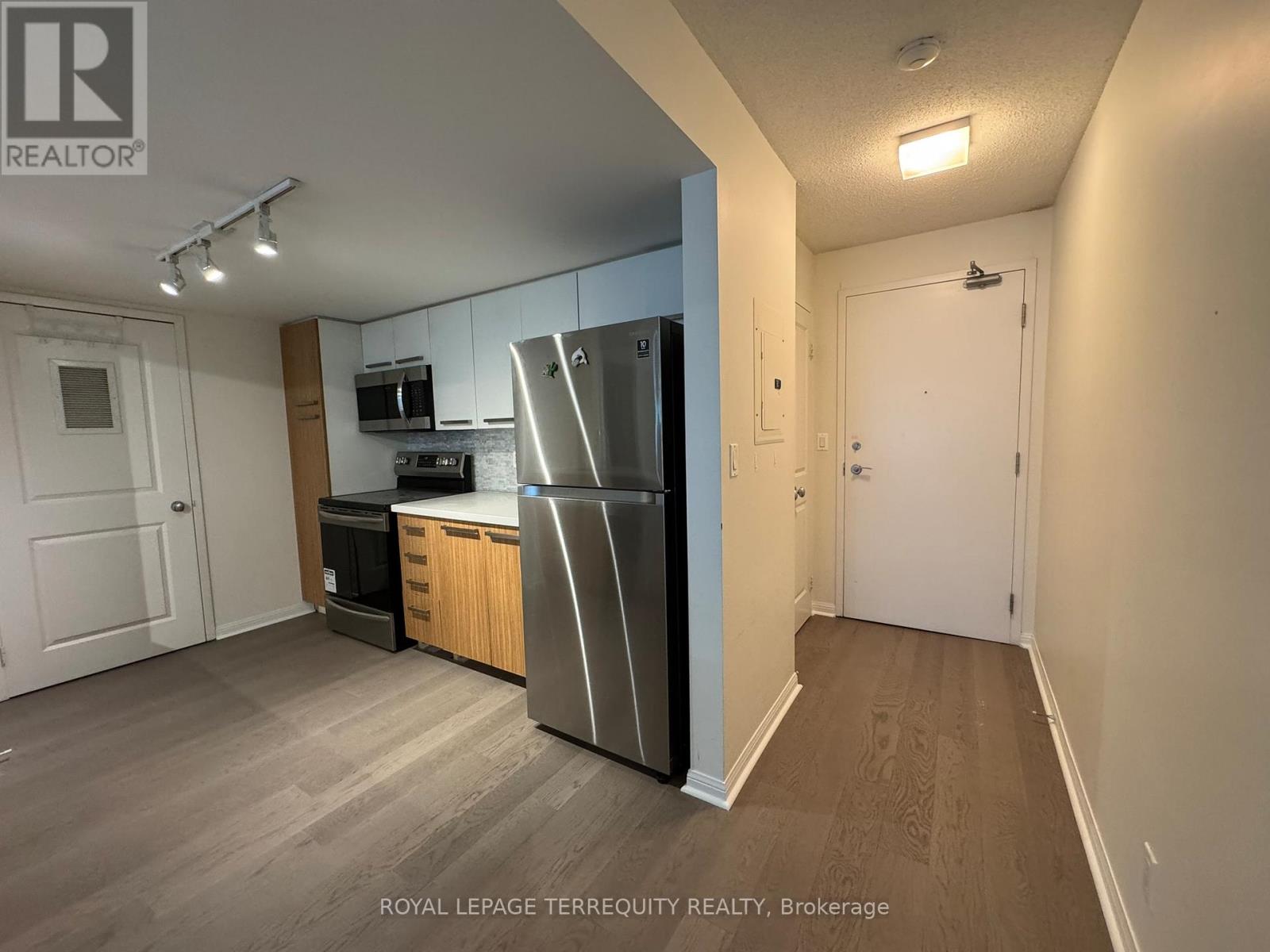 1204 - 11 St Joseph Street, Toronto, Ontario  M4Y 3G4 - Photo 8 - C12458983