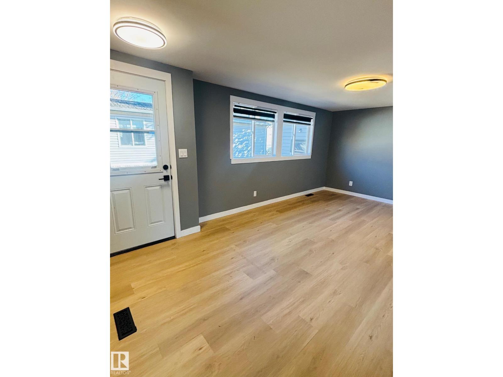 13 Maple Terrace Nw, Edmonton, Alberta  T6P 1H8 - Photo 2 - E4461617