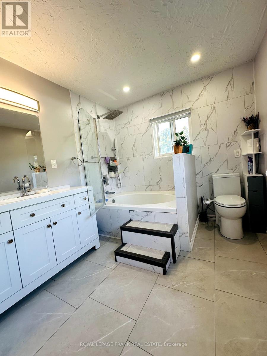 535 Old Highway 2 Highway, Quinte West, Ontario  K8V 5P5 - Photo 6 - X12459199