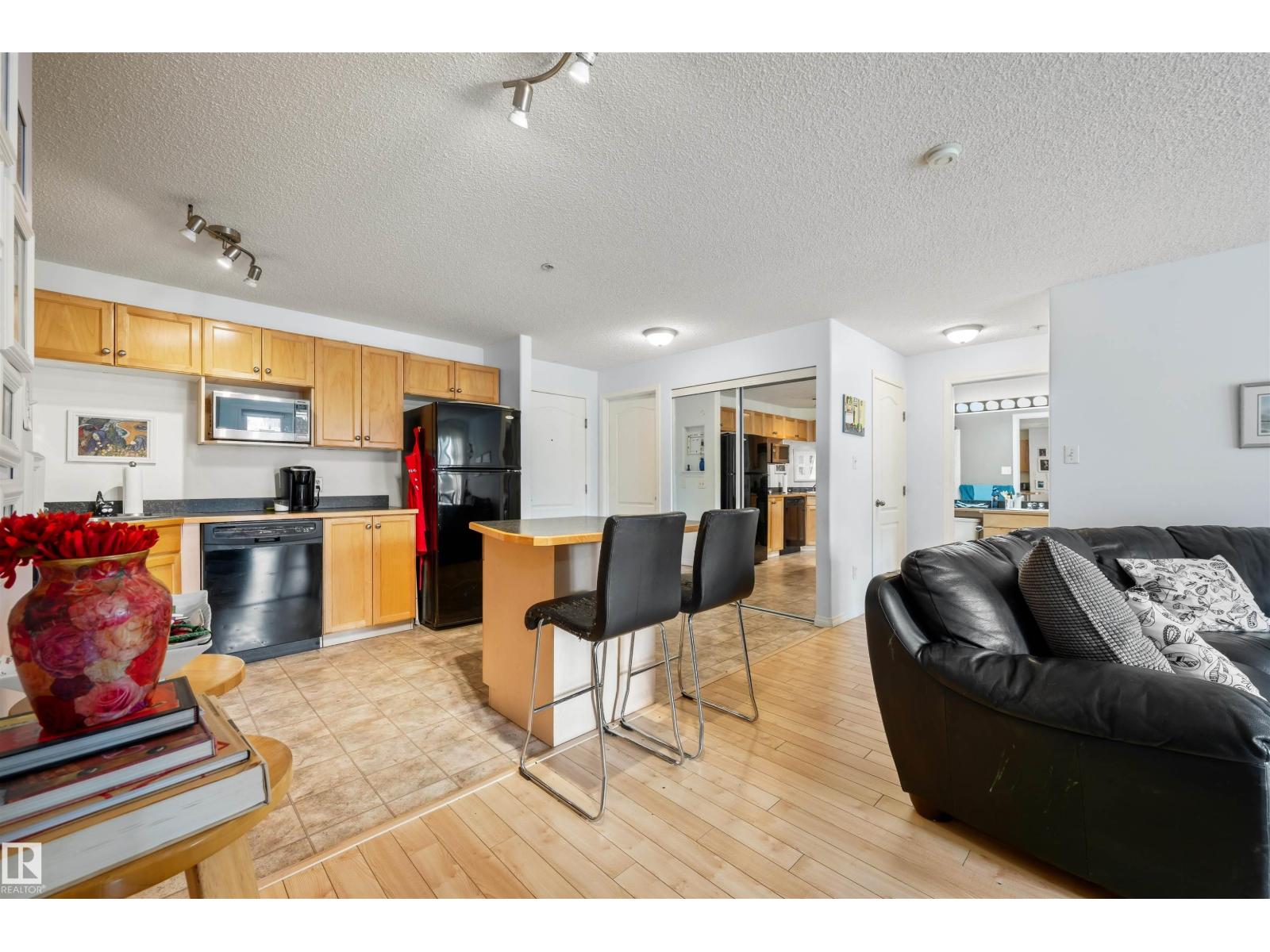 #228 5350 199 St Nw, Edmonton, Alberta  T6M 0A4 - Photo 1 - E4461915