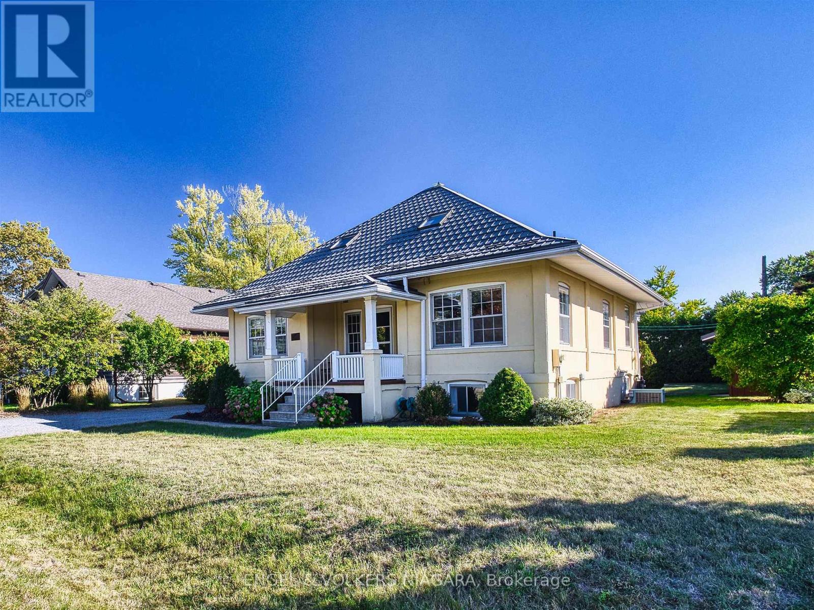 1577 Line 6 Road, Niagara-On-The-Lake, Ontario  L0S 1J0 - Photo 2 - X12459206